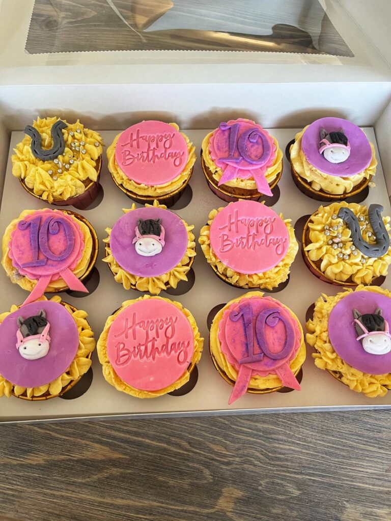 Cup cakes boxes from Glamorous Cakes