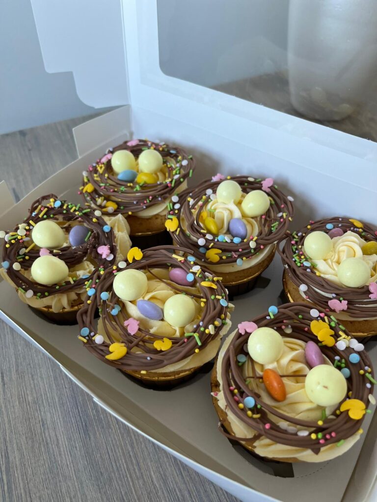 Cup cakes boxes from Glamorous Cakes